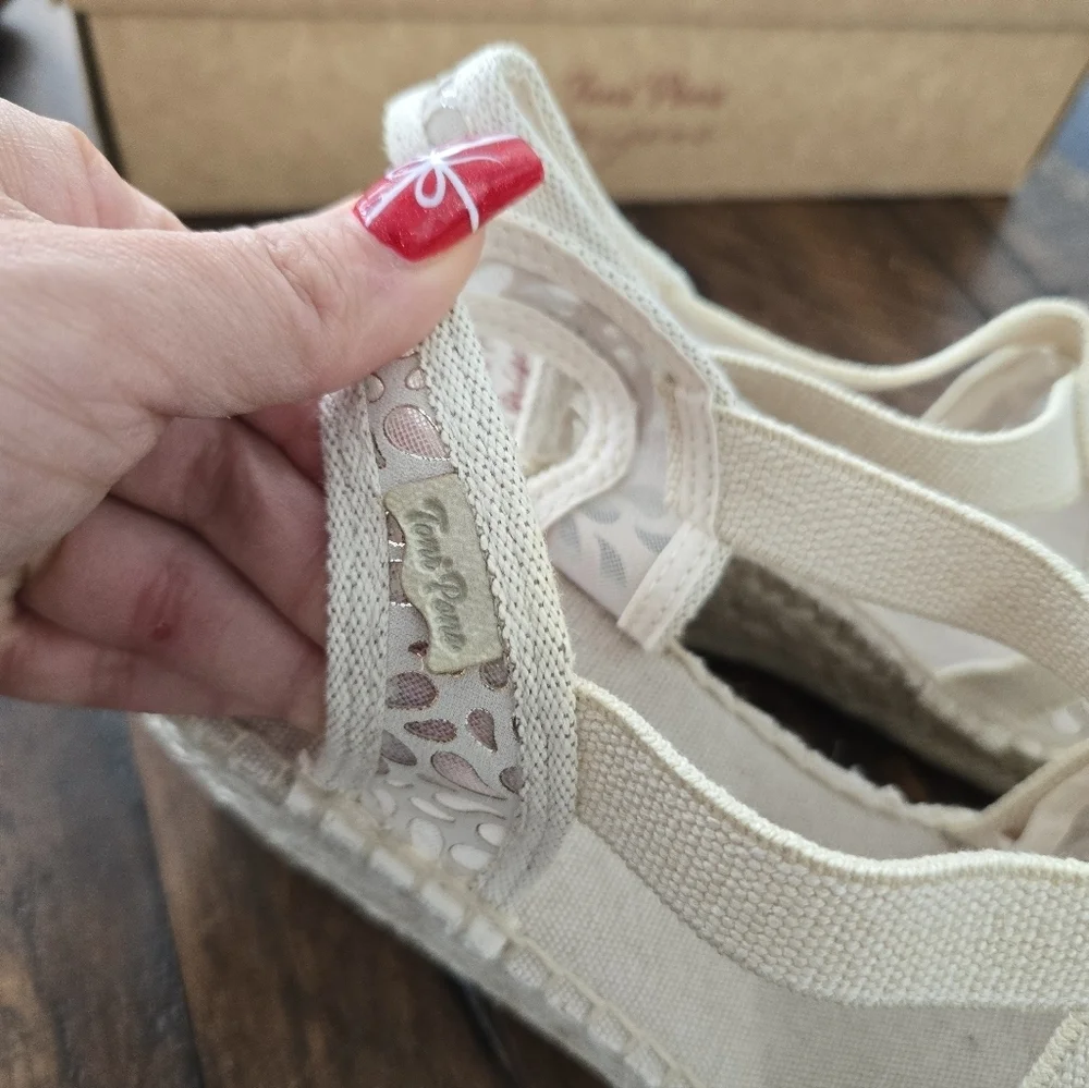 Toni Pons Terra Medium wedge espadrilles with Embroidery. Size 7.5. New.